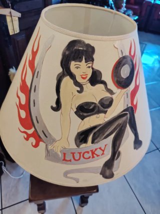 Lampada da Tavolo Artigianale Pin-Up