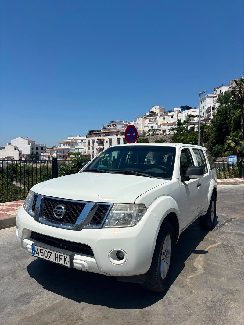 Nissan Pathfinder 2011 - foto 1