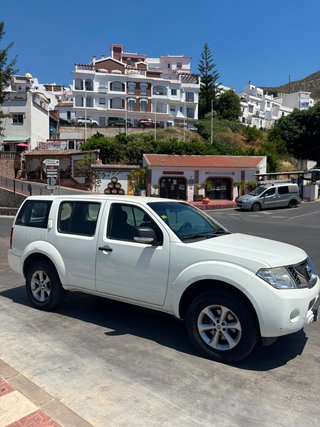 Nissan Pathfinder 2011