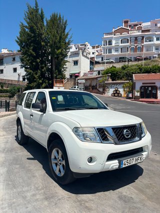 Nissan Pathfinder 2011