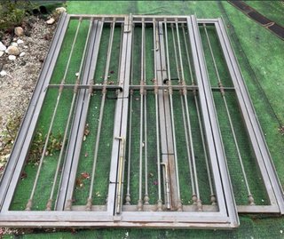 Rejas de balcón de hierro forjado