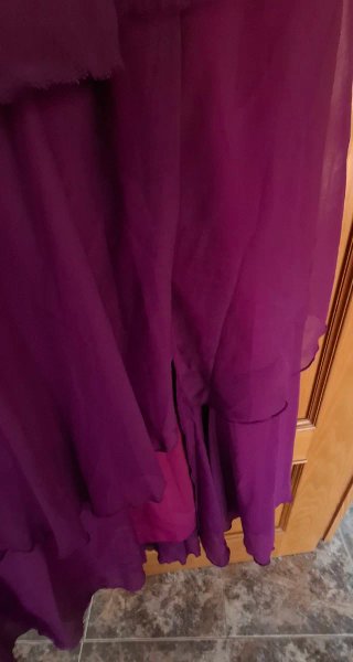 Vestido de fiesta buganbilla con volantes