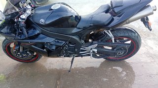 Yamaha R1 2006 Negra
