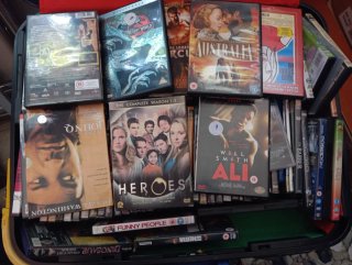Maleta 80 DVDs en Inglés