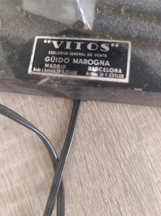 Antigua máquina VITOS para reparar medi