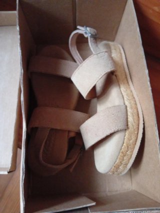 Sandalias niña ante nuevas, número 28 en piel ante