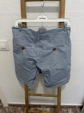 Pantalones cortos a rayas azules