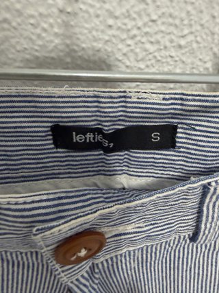 Pantalones cortos a rayas azules