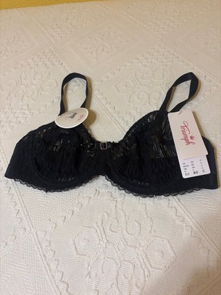 Conjunto lencería Triumph negro.