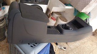 Reposabrazos consola central coche