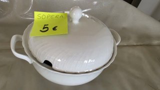 Sopera de porcelana blanca