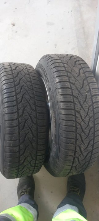 4 Llantas de Aluminio con Neumáticos