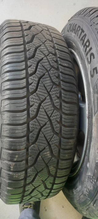 4 Llantas de Aluminio con Neumáticos