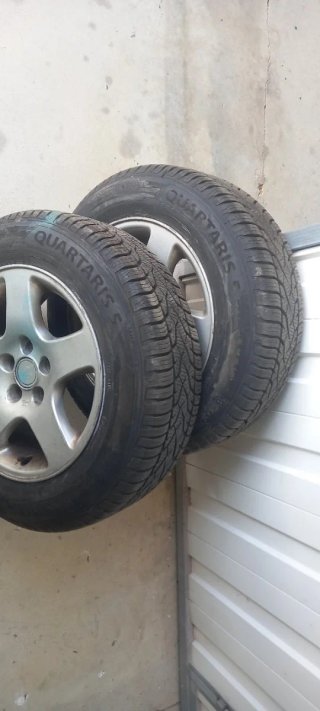 4 Llantas de Aluminio con Neumáticos