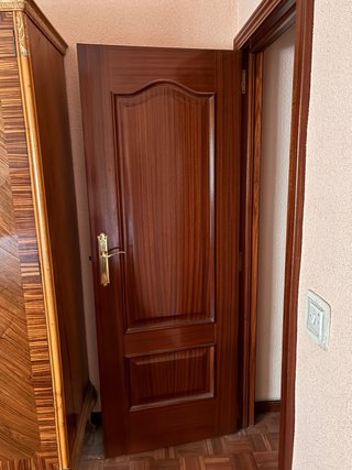 Puerta de madera maciza interior
