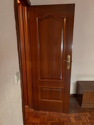 Puerta de madera maciza interior