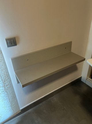 Escritorio con cama + 2 Sillas Negras