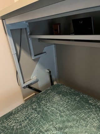 Escritorio con cama + 2 Sillas Negras