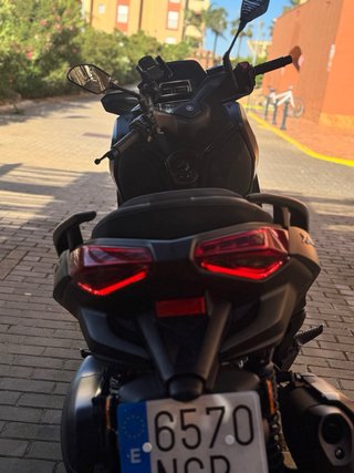 Yamaha XMAX 300 Tech MAX MAGMA  2025