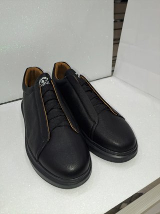 Scarpe uomo similpelle nere tg. 43