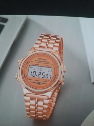 Reloj Sport Digital Dorado