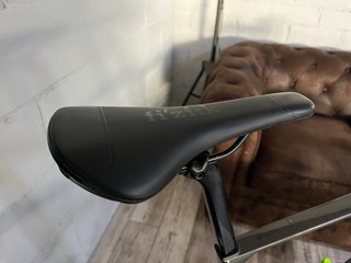 BERRIA BELADOR CARBON 105 G5703
