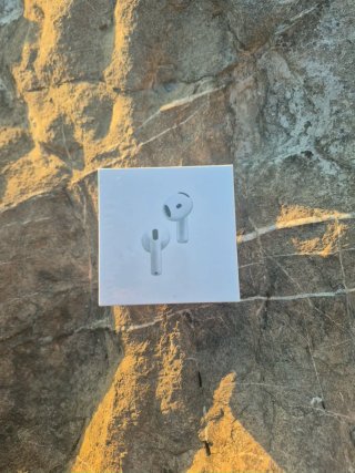 Apple AirPods 4