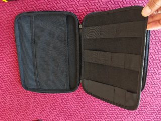 Custodia grigia per tablet 11