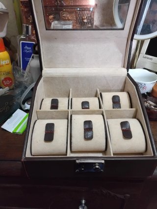 Espositore per 6 orologi