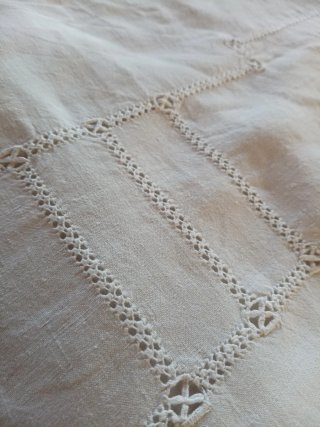 Bellissimo lenzuolo antico ricamato