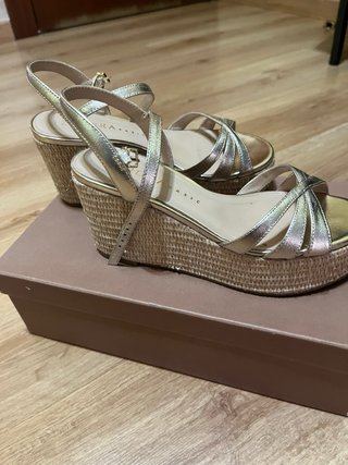 Sandalias doradas cuña esparto talla 35