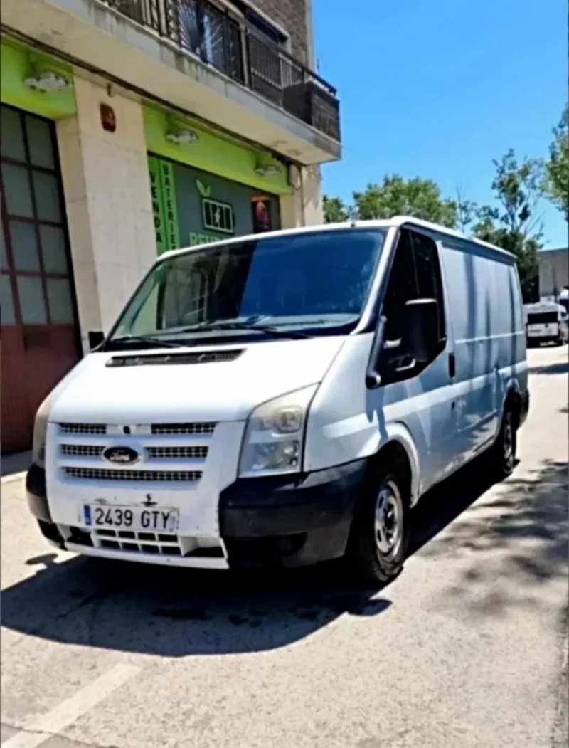 Ford Transit 2010 - foto 1
