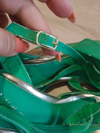 Sandalias Dofia Verdes y Doradas Talla 36