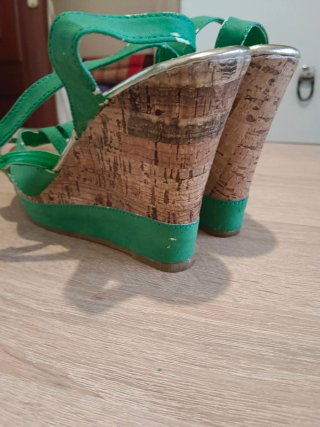 Sandalias Dofia Verdes y Doradas Talla 36