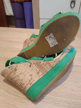 Sandalias Dofia Verdes y Doradas Talla 36