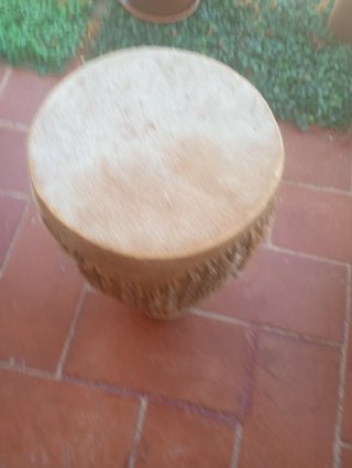 Tambor de percusión artesanal