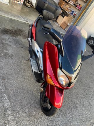 Yamaha TMAX 500 Negra y Roja
