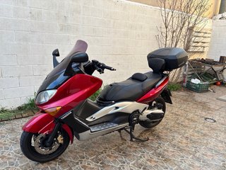 Yamaha TMAX 500 Negra y Roja