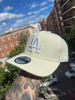 Gorra New Era LA Beige