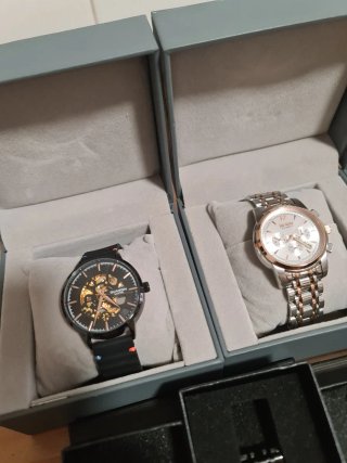 Lotto 15 Orologi automatici e 4 analogici