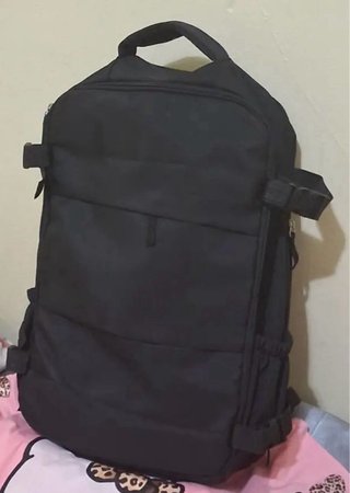 Mochila de viaje negra