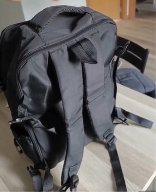 Mochila de viaje negra