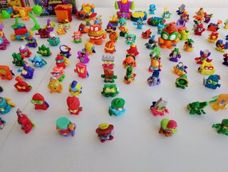 Superzings. Gran lote de figuras y vehículos