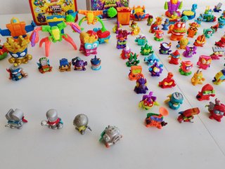 Superzings. Gran lote de figuras y vehículos