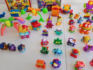 Superzings. Gran lote de figuras y vehículos