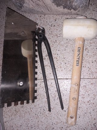 Lote Herramientas: Pala,Tenaza, Mazo,Llana,Picola