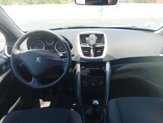 Peugeot 207 2011