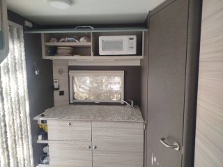 Caravana c'joy Active 420 QSH