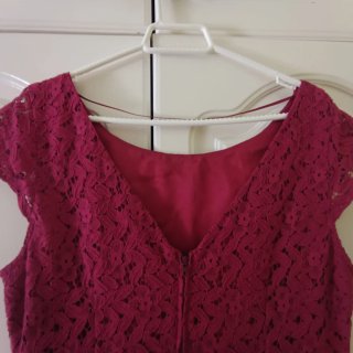Vestido fiesta corto granate talla 42