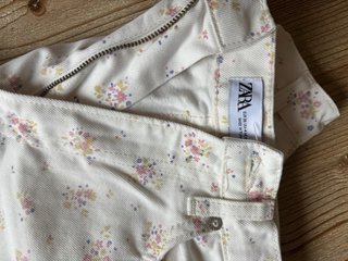 Shorts vaqueros Zara flores Talla 36